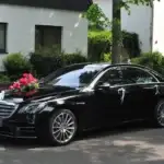 hochzeitsauto s klasse mit rosen